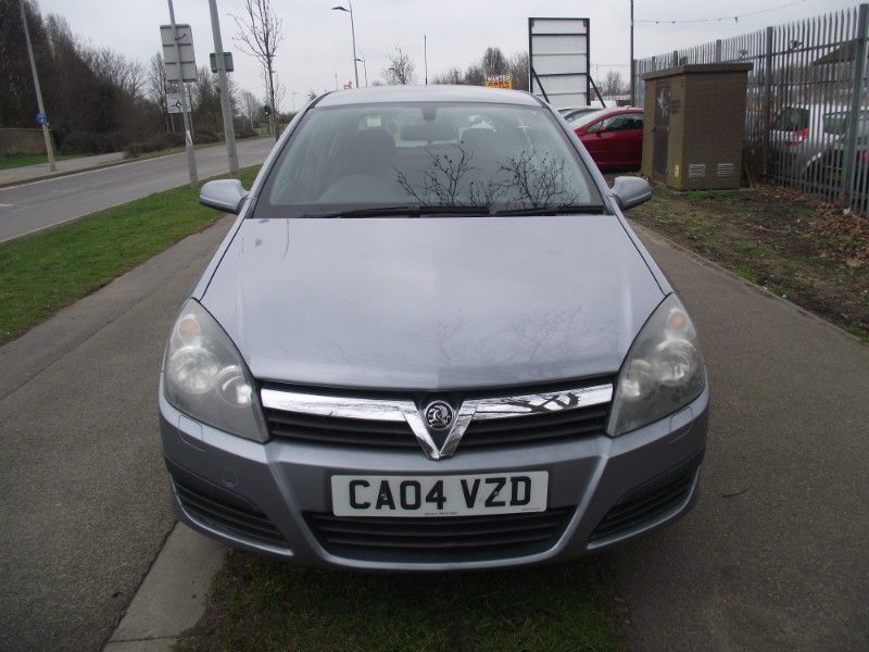 2004 Vauxhall Astra 1.8 i 16v Life 5dr image 2