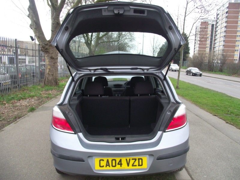 2004 Vauxhall Astra 1.8 i 16v Life 5dr image 4