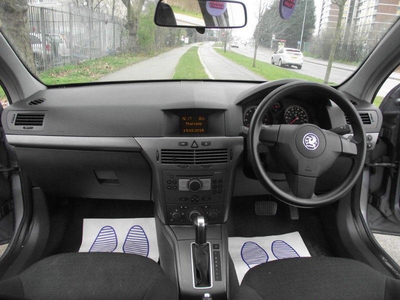 2004 Vauxhall Astra 1.8 i 16v Life 5dr image 7