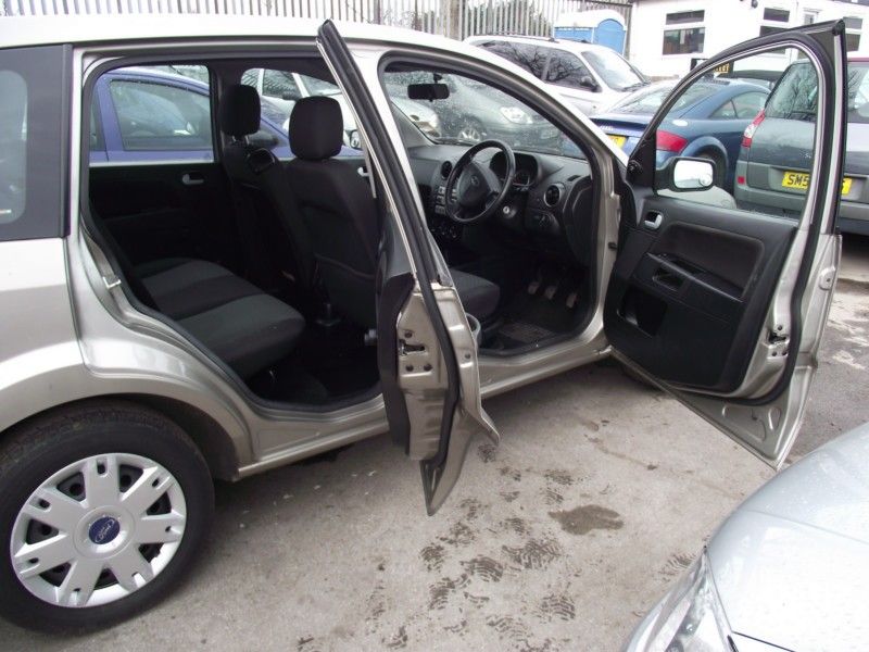 2004 Ford Fusion 1.4 5DR image 5