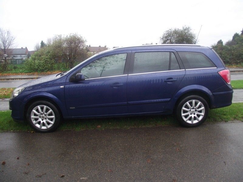 2005 Vauxhall Astra 1.6 i 16v Design 5dr image 3