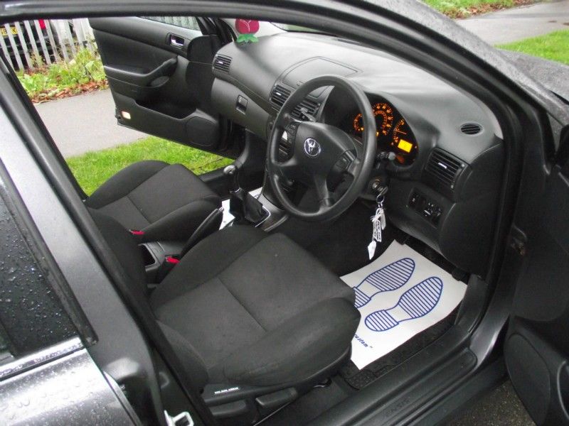 2006 Toyota Avensis 1.8 VVT-i T3-S 5dr image 5