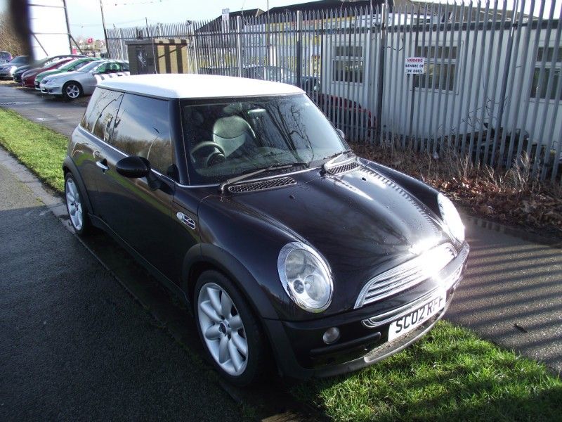 2002 MINI Hatch Cooper 1.6 3dr image 1