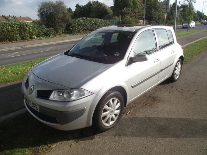 2007 Renault Megane 1.4 Dynamique 5dr image 1