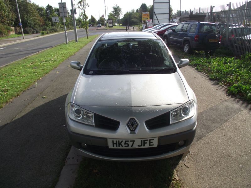 2007 Renault Megane 1.4 Dynamique 5dr image 2