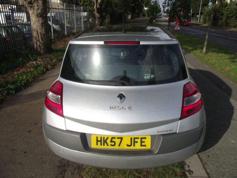 2007 Renault Megane 1.4 Dynamique 5dr image 4