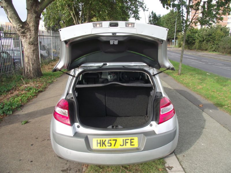 2007 Renault Megane 1.4 Dynamique 5dr image 5