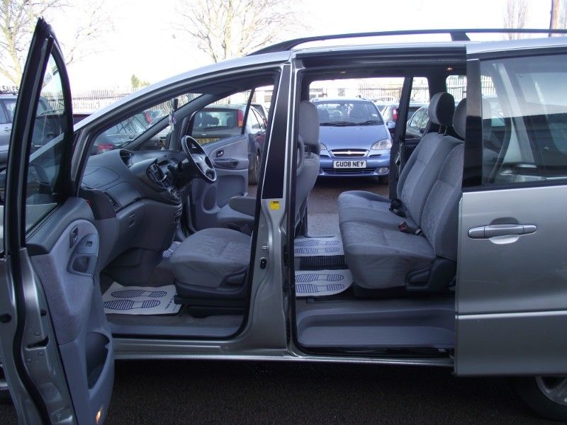 2000 Toyota Previa 2.4 GLS 5dr image 6