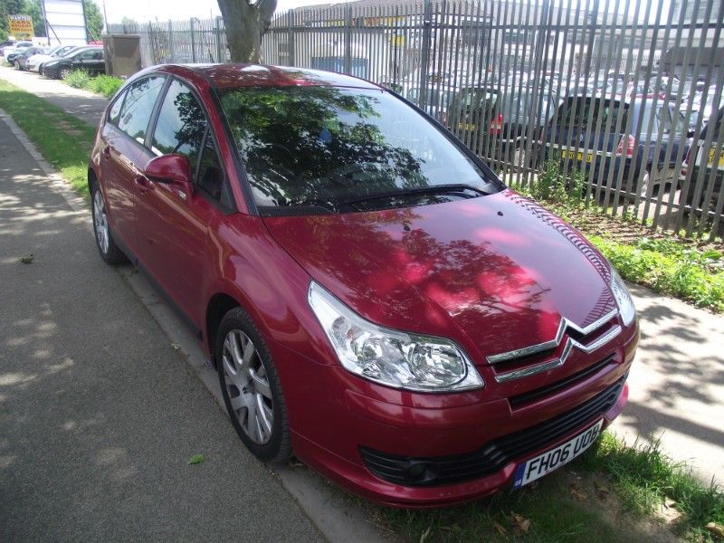 2006 Citroen C4 1.6i 16V VTR Plus 5dr image 1