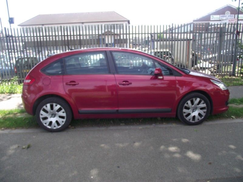 2006 Citroen C4 1.6i 16V VTR Plus 5dr image 3