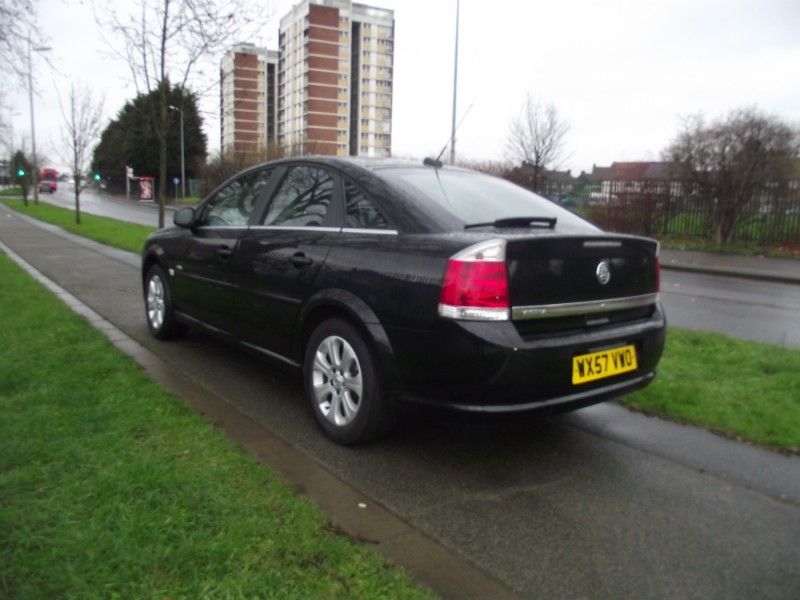 2007 Vauxhall Vectra 1.8 i VVT 5dr image 4