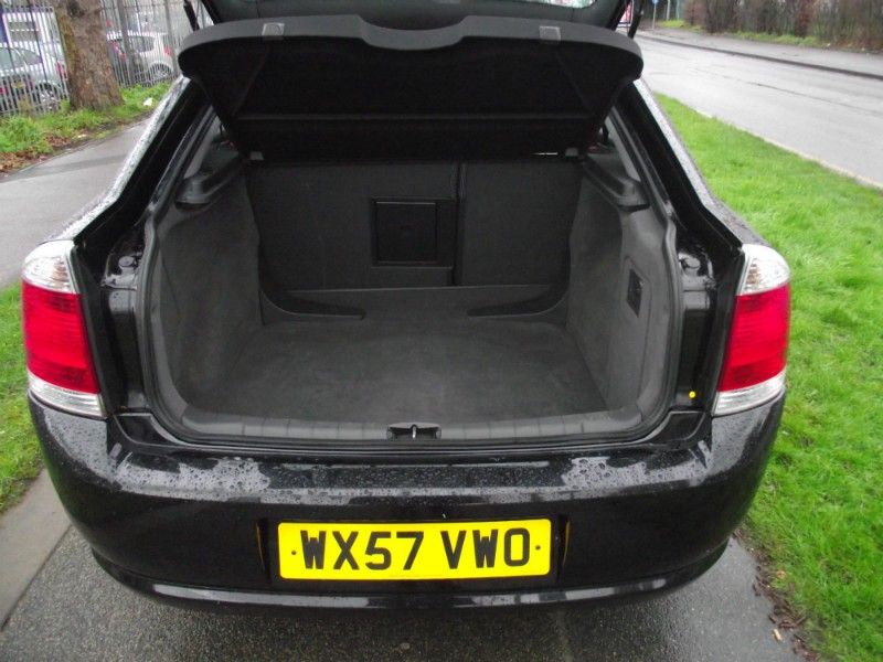 2007 Vauxhall Vectra 1.8 i VVT 5dr image 5
