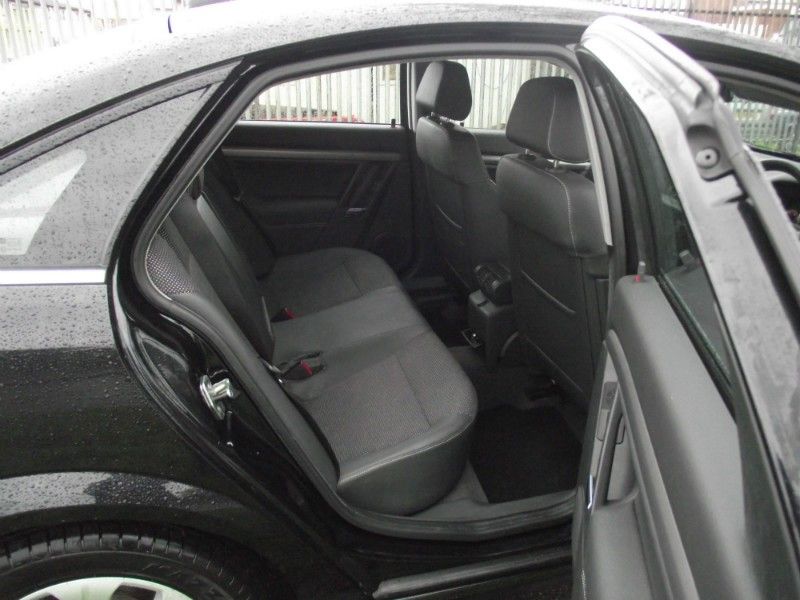 2007 Vauxhall Vectra 1.8 i VVT 5dr image 7
