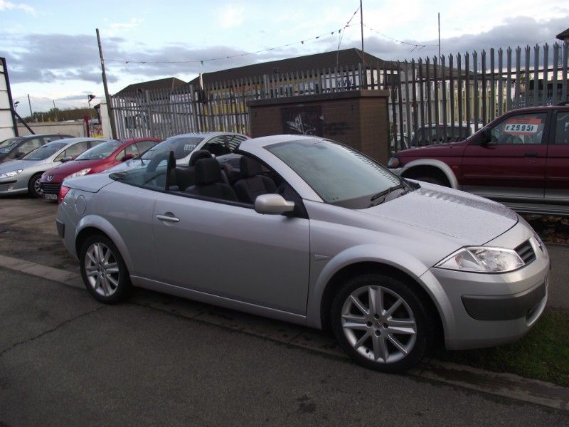 2005 Renault Megane 1.9 dCi 2dr image 2