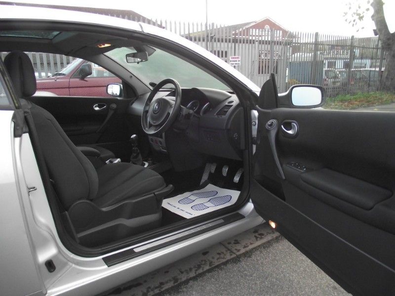 2005 Renault Megane 1.9 dCi 2dr image 6