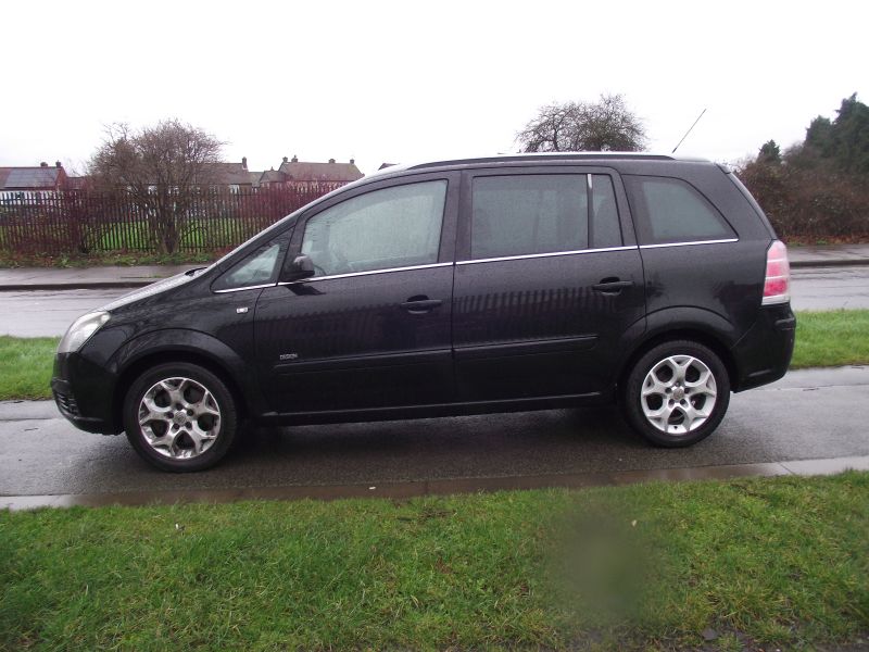 2005 Vauxhall Zafira 1.9 CDTi Design 5dr image 2