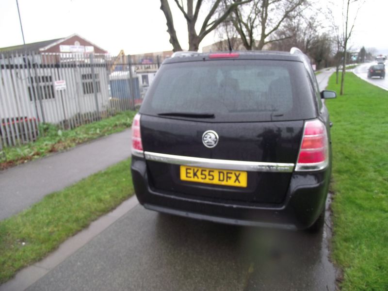 2005 Vauxhall Zafira 1.9 CDTi Design 5dr image 4