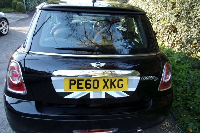 2010 MINI HATCHBACK 1.6 Cooper D 3dr image 3