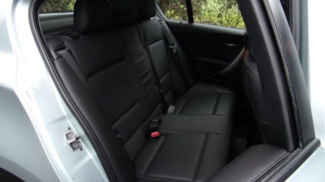 2007 BMW 1 SERIES 118i SE 5dr image 7