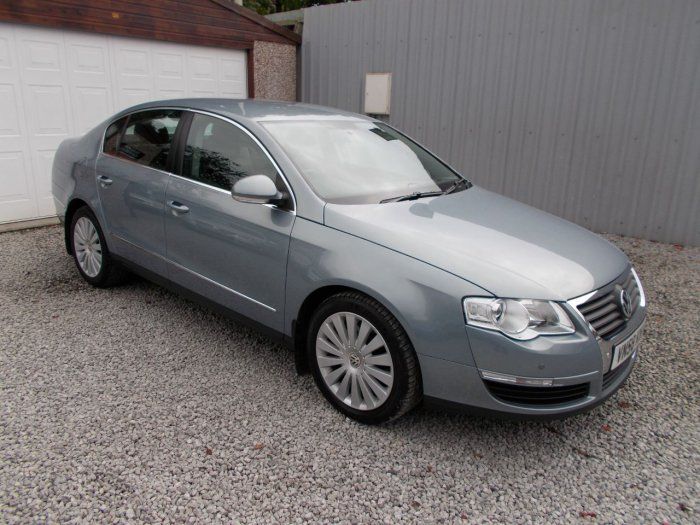 2009 Volkswagen Passat 2.0 TDI 4dr image 1