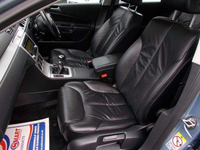 2009 Volkswagen Passat 2.0 TDI 4dr image 5