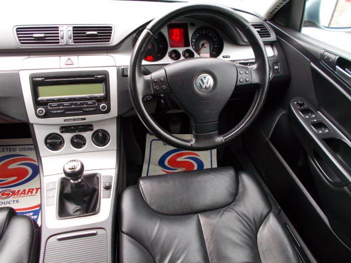 2009 Volkswagen Passat 2.0 TDI 4dr image 6