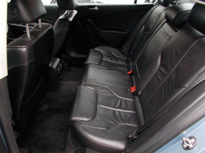 2009 Volkswagen Passat 2.0 TDI 4dr image 7