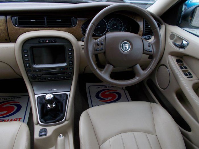 2005 Jaguar X-Type 2.0d SE 5dr image 5