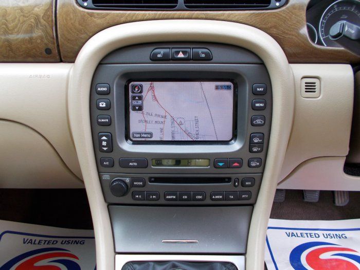 2005 Jaguar X-Type 2.0d SE 5dr image 8