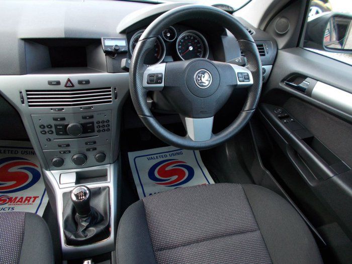 2007 Vauxhall Astra 1.6T 16V SRi 5dr image 5