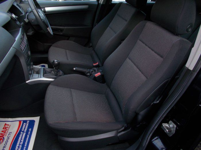 2007 Vauxhall Astra 1.6T 16V SRi 5dr image 6