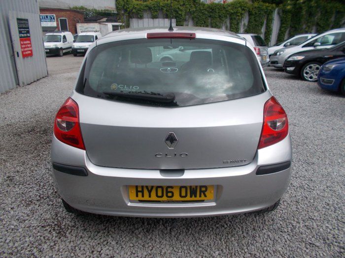 2006 Renault Clio 1.5 dCi 5dr image 2