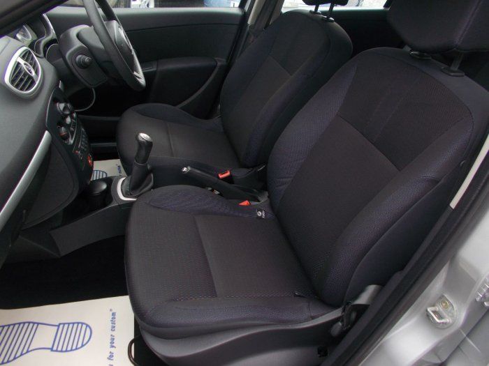 2006 Renault Clio 1.5 dCi 5dr image 5