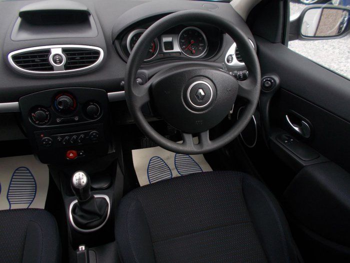 2006 Renault Clio 1.5 dCi 5dr image 6