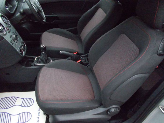 2007 Vauxhall Corsa 1.2i 16V SXi 3dr image 6