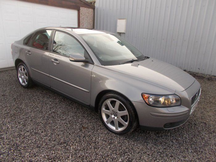 2005 Volvo S40 2.0D SE 4dr image 1