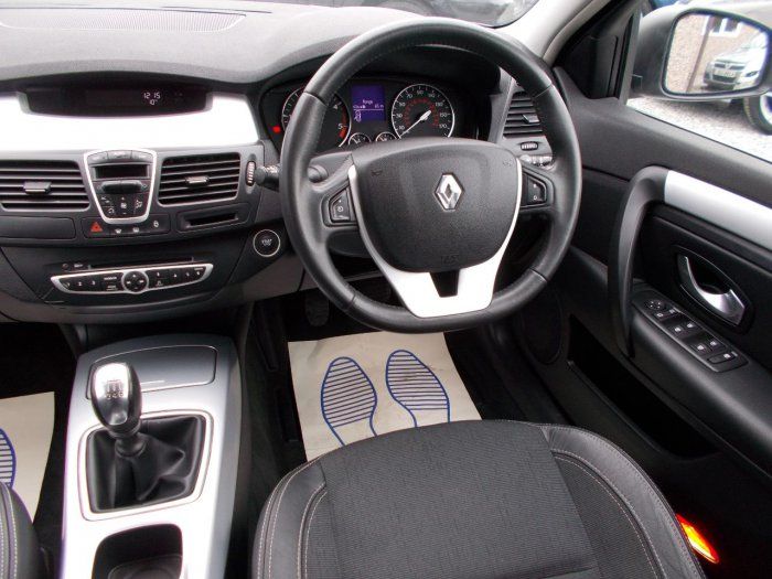 2008 Renault Laguna 2.0 dCi 5dr image 6