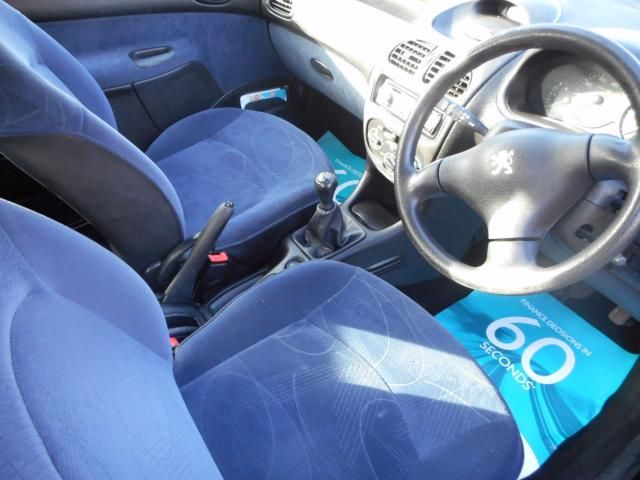 2001 PEUGEOT 206 1.4 LX 3d image 6