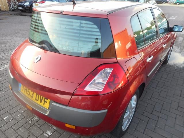 2003 RENAULT MEGANE 1.6 16V 5d image 3
