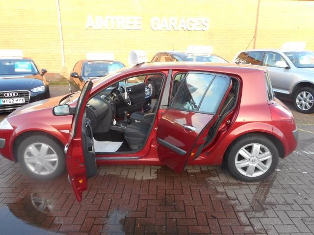 2003 RENAULT MEGANE 1.6 16V 5d image 4