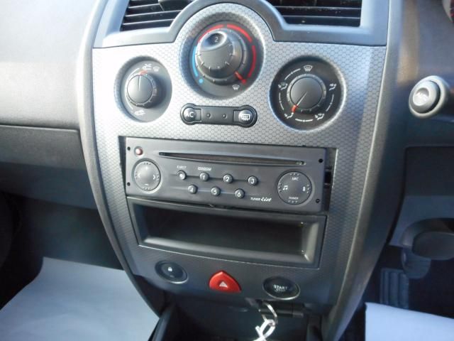 2003 RENAULT MEGANE 1.6 16V 5d image 7