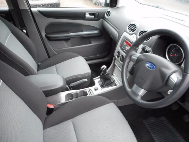 2010 FORD FOCUS 1.6 ZETEC TDCI 5d image 5