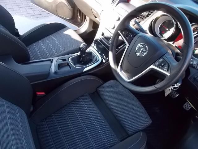 2013 VAUXHALL INSIGNIA 2.0 SRI CDTI 5d image 8