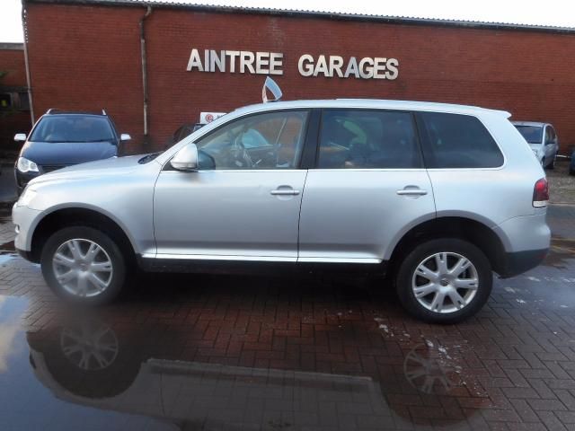 2008 VOLKSWAGEN TOUAREG 3.0 V6 SE TDI 5d image 1