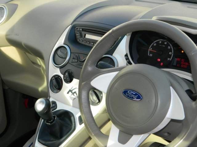 2011 Ford KA ZETEC image 4