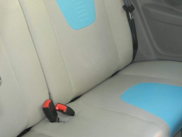 2011 Ford KA ZETEC image 6