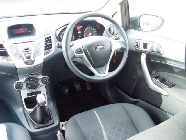 2012 Ford Fiesta EDGE TDCI image 7