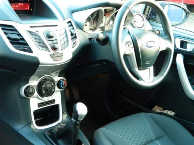 2012 Ford Fiesta ZETEC TDCI image 4