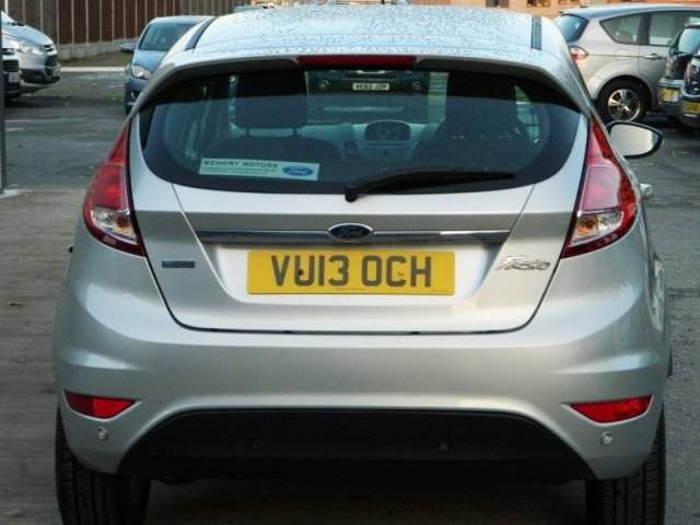 2013 Ford Fiesta ZETEC TDCI image 3