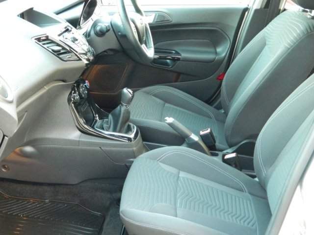 2013 Ford Fiesta ZETEC TDCI image 5